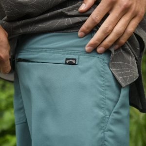 Surftrek Journey 20 Hybrid Shorts - Marine