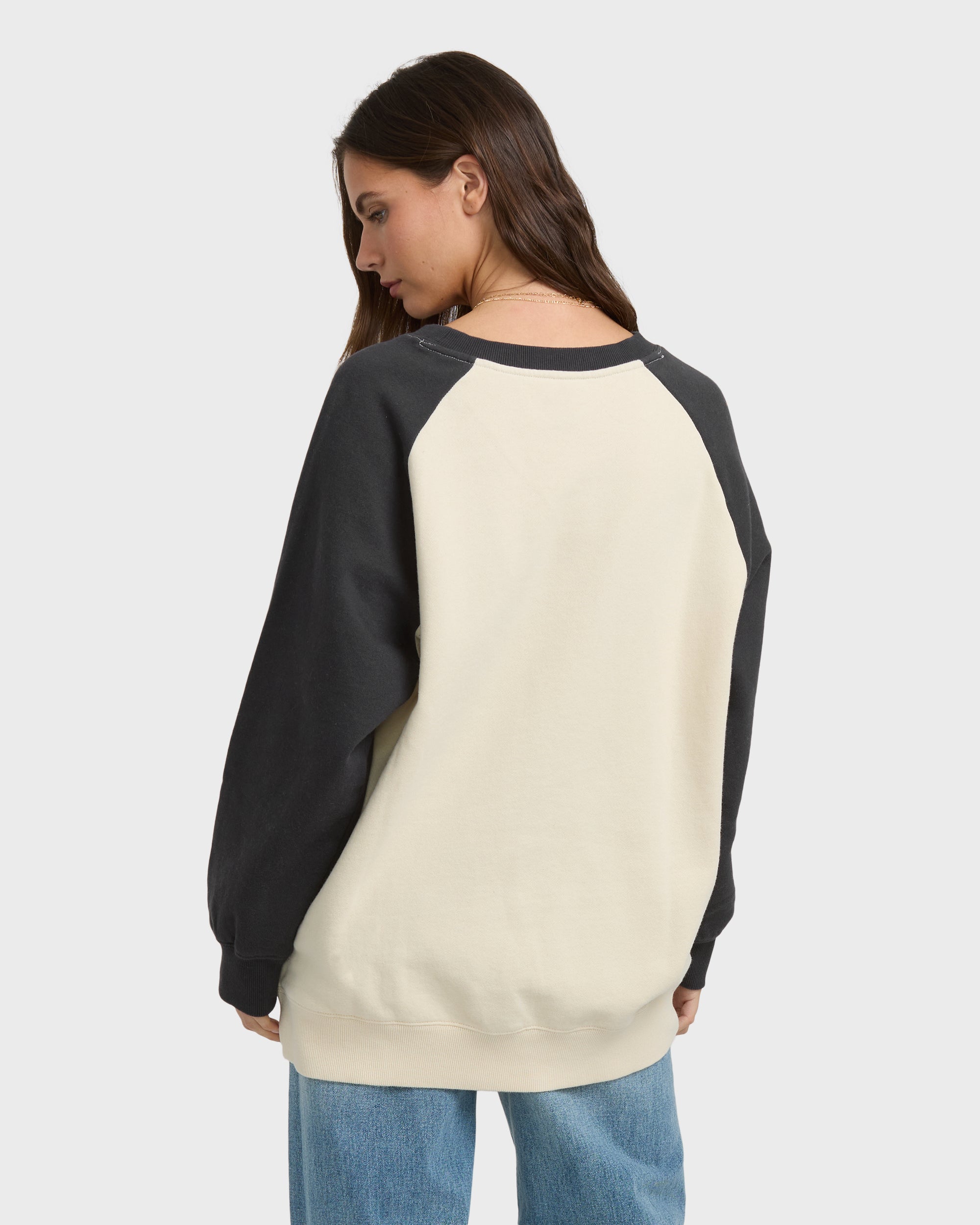 Emmers Raglan Crewneck Sweatshirt - Black Sands - Image 5